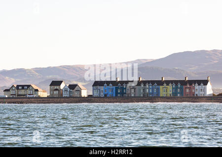 Guardando verso il villaggio costiero di Borth, da Cardigan Bay sulla costa occidentale del Galles. Credito: Ian Jones/Alamy Live News Foto Stock