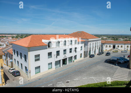 Evora, Portogallo - 30 Aprile 2014: la vecchia strada di Evora città in Portogallo Foto Stock