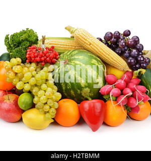 La frutta e la verdura isolati su sfondo bianco Foto Stock