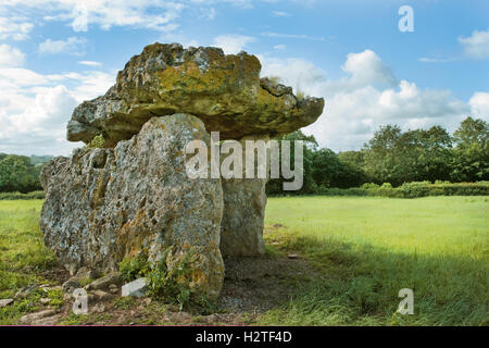 Celtic pietre permanente / Dolmen di San Lythans, Cardiff, South Wales UK Foto Stock