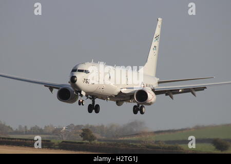 168760, un Boeing P-8A Poseidon azionato dal Navy US, a Prestwick International Airport durante l'esercizio comune della Warrior 15-2. Foto Stock