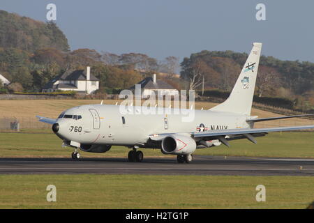 168760, un Boeing P-8A Poseidon azionato dal Navy US, a Prestwick International Airport durante l'esercizio comune della Warrior 15-2. Foto Stock