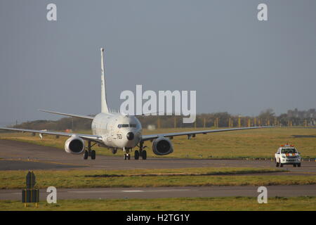 168760, un Boeing P-8A Poseidon azionato dal Navy US, a Prestwick International Airport durante l'esercizio comune della Warrior 15-2. Foto Stock