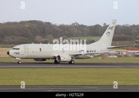 168760, un Boeing P-8A Poseidon azionato dal Navy US, a Prestwick International Airport durante l'esercizio comune della Warrior 15-2. Foto Stock