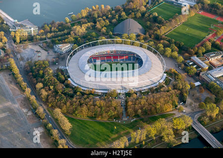 HDI Arena presso la Hannover Maschsee, HDI Arena, Hannover, Hannover 96 football Stadium, Hannover, Bassa Sassonia, Germania, Europa Foto Stock