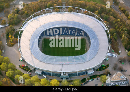 HDI Arena presso la Hannover Maschsee, HDI Arena, Hannover, Hannover 96 football Stadium, Hannover, Bassa Sassonia, Germania, Europa Foto Stock