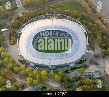 HDI Arena presso la Hannover Maschsee, HDI Arena, Hannover, Hannover 96 football Stadium, Hannover, Bassa Sassonia, Germania, Europa Foto Stock