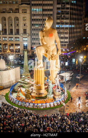 Falla di Plaza del Ayuntamiento ,Fallas Festival,Valencia,Spagna Foto Stock