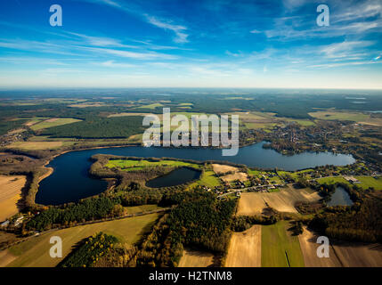 Veduta aerea del castello, Mirow, Johanniter Chiesa a Mirow, Mirow lago con castello isola Mirow Müritz Lake District ,, Mecklenburg Foto Stock