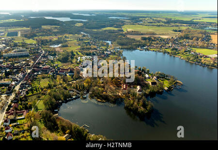 Veduta aerea del castello, Mirow, Johanniter Chiesa a Mirow, Mirow lago con castello isola Mirow Müritz Lake District ,, Mecklenburg Foto Stock