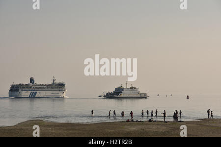 Traghetto Rederij Doeksen Terschelling ebb marea flusso spiaggia mare costa Paesi Bassi Foto Stock