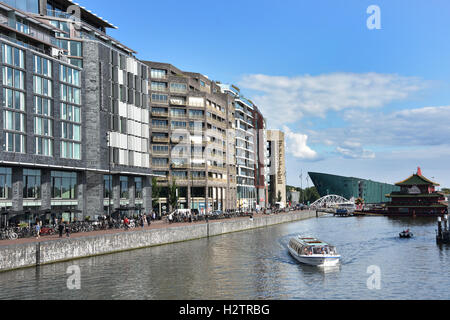 Oosterdok Oosterdokskade Biblioteca del Conservatorio di Hilton Hotel Ristorante Cinese Sea Palace Amsterdam Paesi Bassi Foto Stock