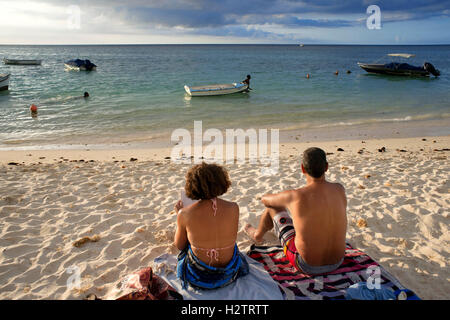 Tramonto a Trou aux Biches, spiaggia pubblica, Maurizio Foto Stock