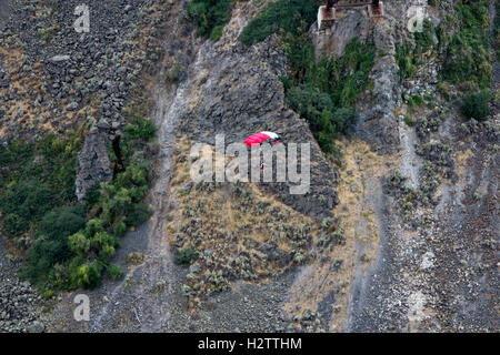 Base Jumping sul fiume Snake off del ponte Perine in Twin Falls, Idaho Foto Stock