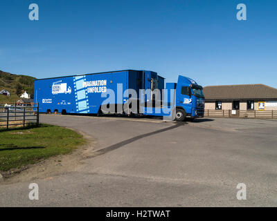 'Screen' macchina cinema mobile visitando la remota isola di Colonsay nelle Ebridi Interne, Scotland, Regno Unito. Foto Stock