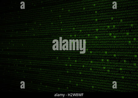 Il verde del codice alfanumerico sullo sfondo. Questa immagine adatto per il business e la tecnologia utilizzate. Foto Stock