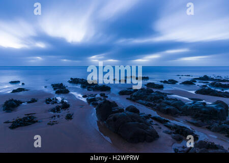 Spiaggia Sandymouth sulla North Cornwall costa vicino a Bude. In Inghilterra. Foto Stock