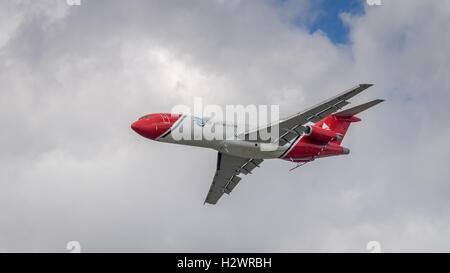 Farnborough, Regno Unito - 6 Luglio 2016: Oil Spill Response aeromobile in volo a Farnborough Foto Stock