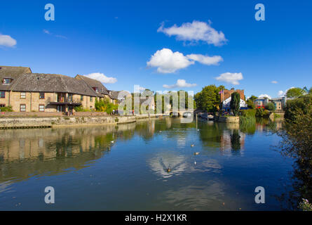 La stoltezza ponte illustrato dalle sponde del fiume Tamigi (Thames Path) in Oxford, Regno Unito Foto Stock