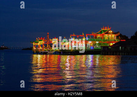 GEORGETOWN, Malesia - 29 Maggio: closeup vista di Hean Boo Thean Kuanyin cinese tempio buddista in clan banchine. Costruito su palafitte o Foto Stock