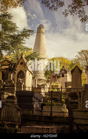Cimitero di Père Lachaise, precedentemente Cimetière de l'Est, Est Cimitero) è il più grande cimitero della città di Parigi. Foto Stock