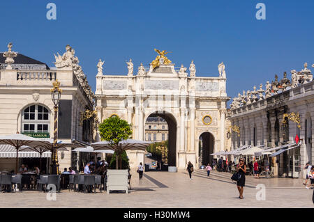 Arco trionfale da Emmanuel Héré, Place Stanislas di Nancy, Meurthe-et-Moselle, Francia Foto Stock