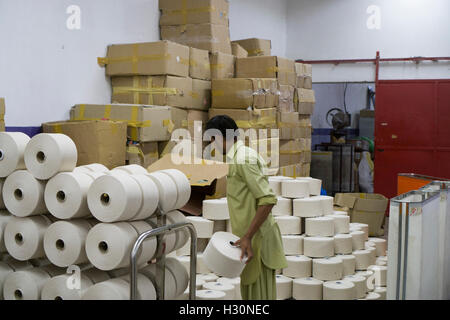 Cotonificio lavoratore Multan Pakistan Foto Stock