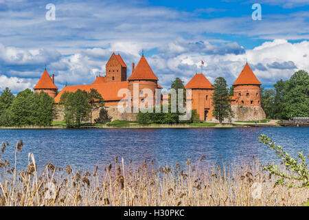 Trakai Island castello fu costruito nel XIV secolo e si trova vicino a Vilnius, Lituania, paesi baltici, Europa Foto Stock