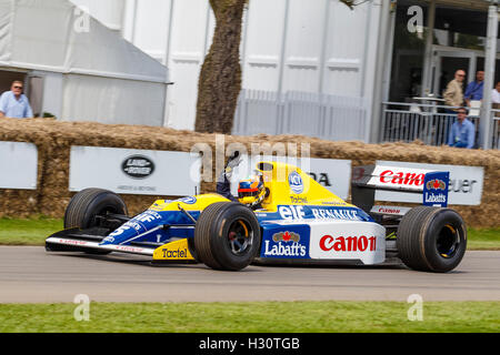 1990 Williams-Renault FW13B con conducente Karun Chandhok al 2016 Goodwood Festival of Speed, Sussex, Regno Unito. Foto Stock