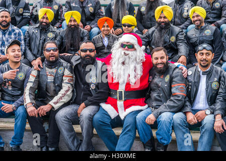 La religione sikh i motociclisti club partecipare all'annuale Vancouver moto giocattolo di Natale corsa,Vancouver, British Columbia, Canada Foto Stock