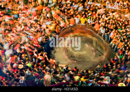 "Io Turcs cavallets'(turchi e cavalli-Turcos y caballitos)Plaça de Sant Pere. La Patum (capolavoro di Orale Immateriale Herita Foto Stock