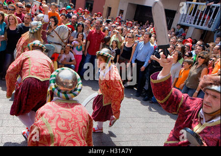 "Io Turcs cavallets'(turchi e cavalli-Turcos y caballitos)."Patum de Lluiment' (Patum de lucimiento-vetrina Patum).Plaça de Sa Foto Stock