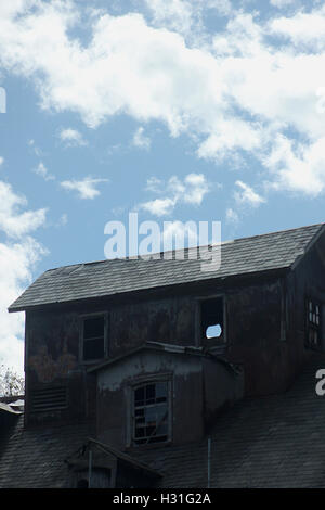 Il Piedmont Flour Mill e gli edifici di Silo abbandonati su Jefferson Street a Lynchburg, Virginia, USA Foto Stock