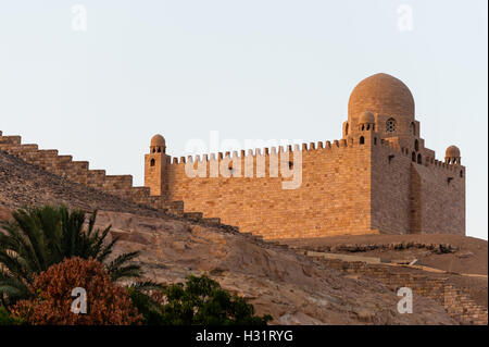 L'Egitto. Aswan sorge sulla riva orientale del Nilo. Il Mausoleo di Aga Khan. Foto Stock