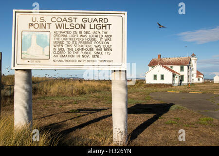 Port Townsend faro al punto Wilson si trova in Fort Worden parco statale, Port Townsend. Costruito nel 1913 e automatizzate nel 1976. Foto Stock