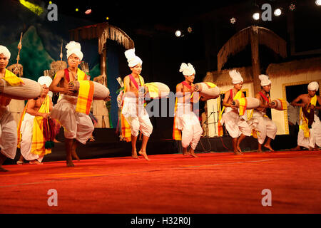 Dhol danza, Manipur, India Foto Stock