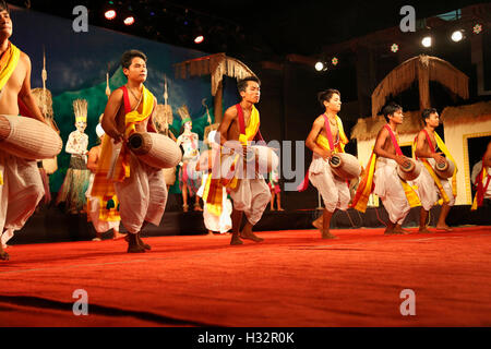 Dhol danza, Manipur, India Foto Stock