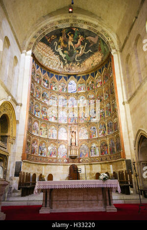 Retablo (1430-1450) della vecchia cattedrale o Catedral Vieja di Salamanca, Spagna. Foto Stock