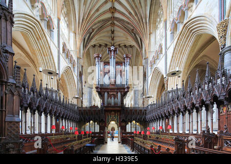 Coro e organo, la Chiesa Cattedrale di San Pietro a Exeter, Exeter Devon, Inghilterra, Regno Unito Foto Stock