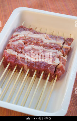 Arrosticini piuttosto spiedini di castrato carne di pecora Foto Stock