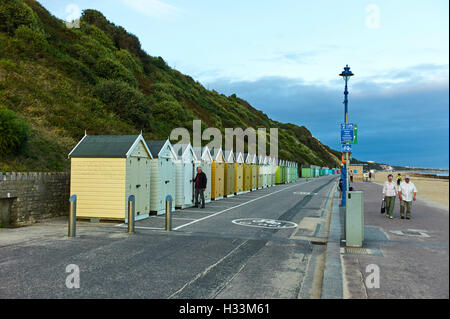 Spiaggia di capanne in Bournemouth Foto Stock