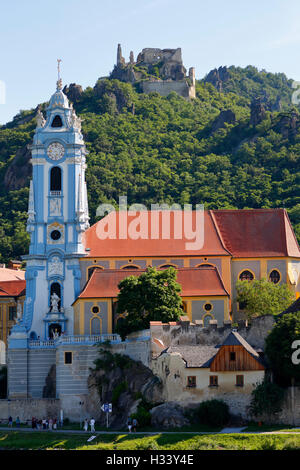 Augustiner-Chorherren-Stift mit Klosterkirche und Burgruine in Duernstein, Niederoesterreich, Oesterreich Foto Stock