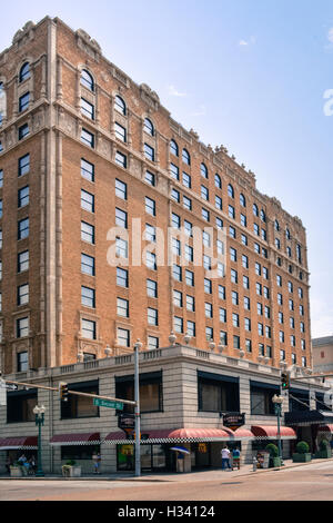 Peabody Hotel vicino a Beale Street nel centro di Memphis, TN è famosa per gli granduer e anatre residenti Foto Stock