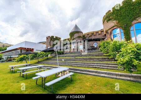 Strada 13 vigneti in Oliver nel sud Okanagan Valley della BC, Canada, assomiglia a un castello e ha le degustazioni di vino per i visitatori Foto Stock