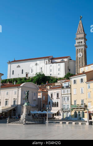 Chiesa di San Giorgio e piazza Tartini a Pirano, Slovenia Foto Stock