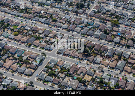 Antenna della classe media zona residenziale nei pressi di Oakland, California. Foto Stock