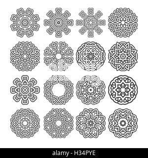 Mandala motivo floreale con il simbolo del cuore di pattern astratti imposta illustrazione vettoriale Illustrazione Vettoriale