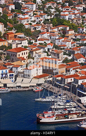 Vista panoramica del porto di Hydra town, Hydra Island, Attica, Grecia. Foto Stock