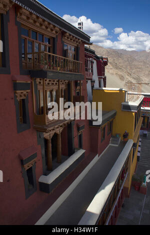 Ingresso principale camera del monastero di Thiksey, Jammu e Kashmir India Foto Stock