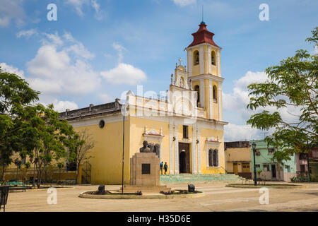 Parque Maceo, Iglesia de Nuestra Señora de la Caridad, Sancti Spiritus, Sancti Spiritus Provincia, Cuba, West Indies, dei Caraibi Foto Stock